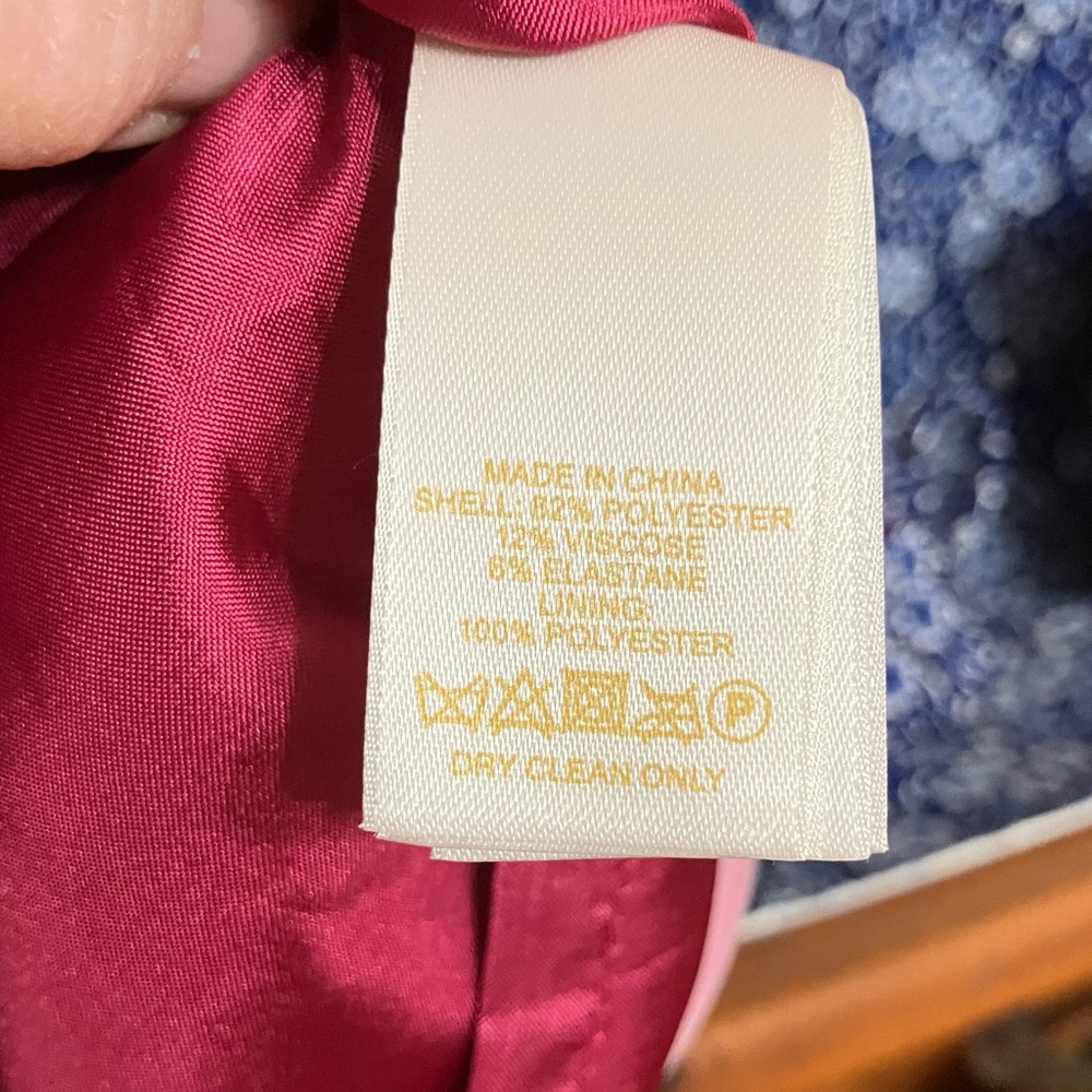Kate Spade Bright Pink Skirt in Size 2. - Picture 8 of 8